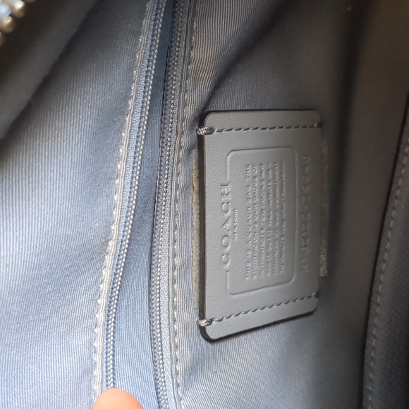 Coach hand bag - Picture 2 of 2